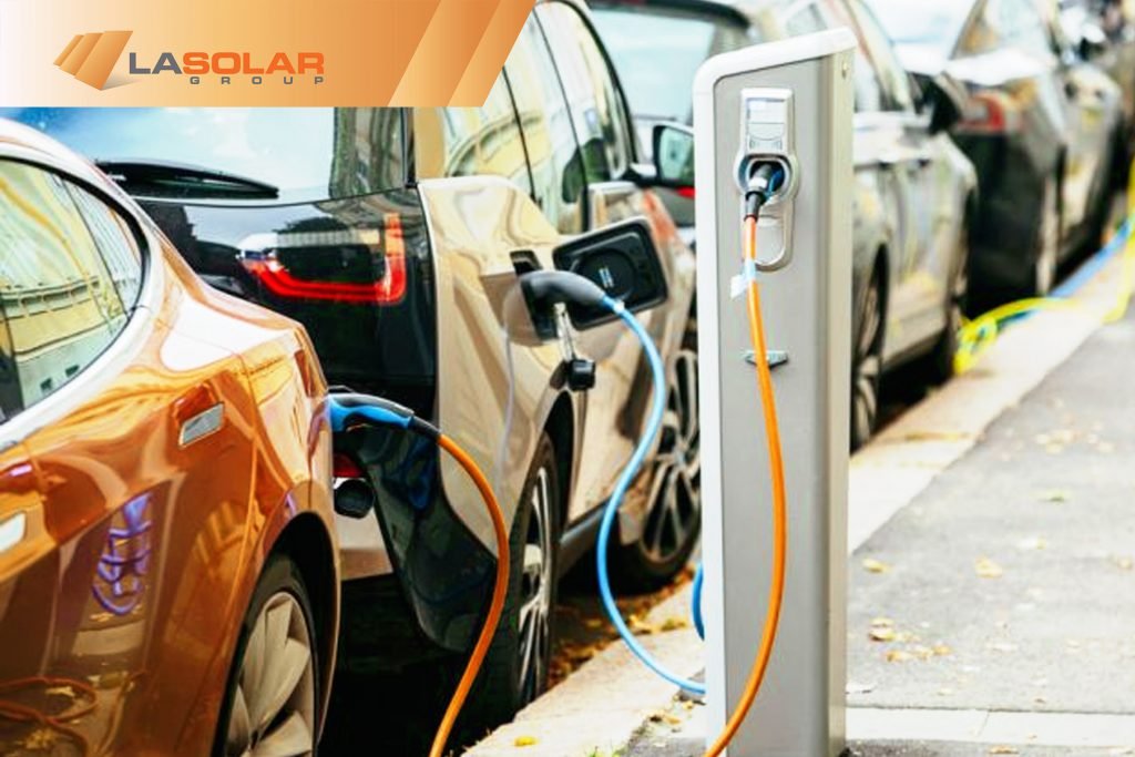 Electric-Vehicle-With-A-Solar-System