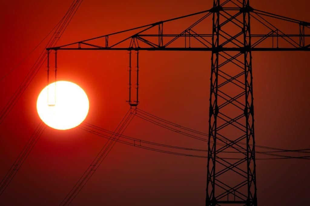 Rolling-Blackouts-Cause-Power-Grid-Issues
