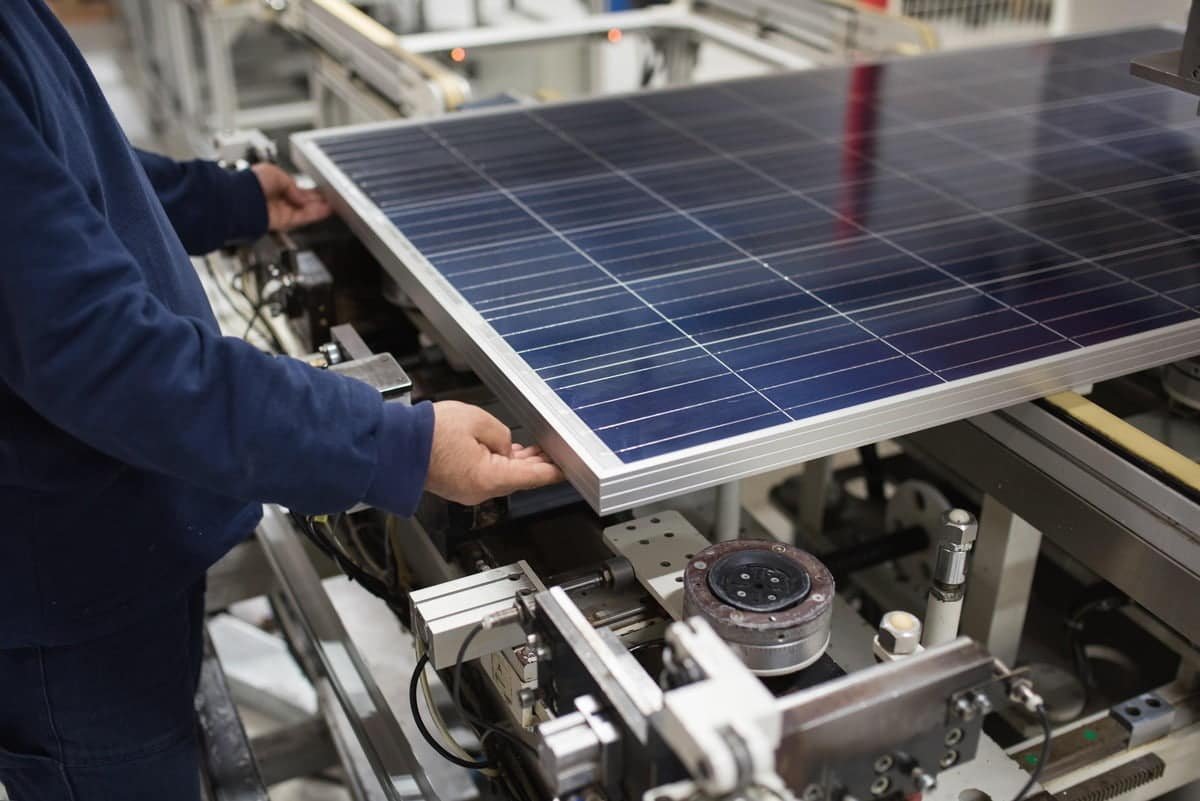 Read more about the article Solar Manufacturing in LA: How Solar Cell is Made?