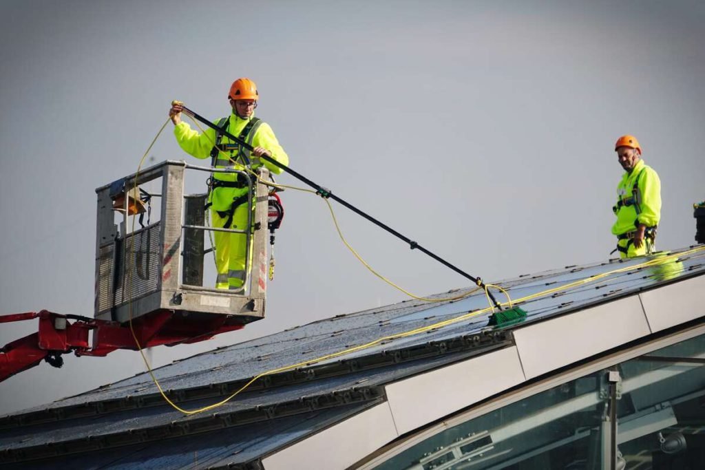 Top-Cleaning-Methods-For-Solar